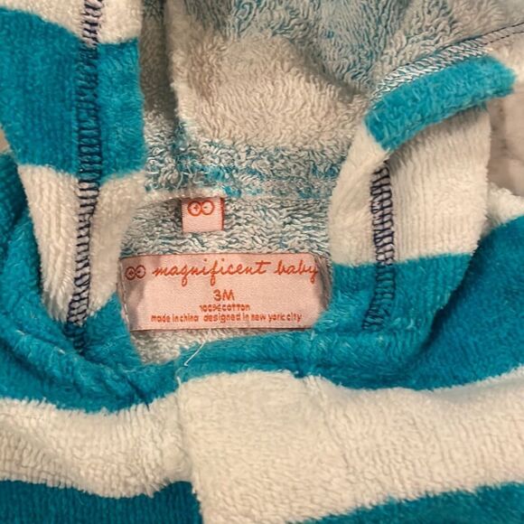 Magnificent Baby boy magnetic closure one piece shortie 0-3 months Terry towel - Picture 2 of 5